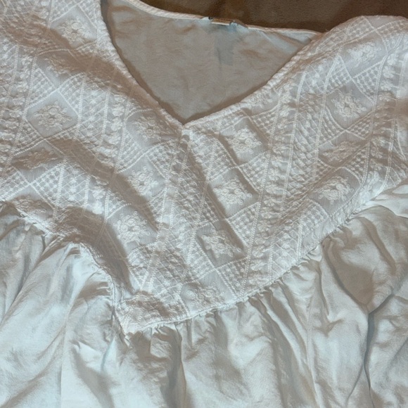 Cato’s White Boho Embroidered Bell Sleeve and Hemstitch V-Neck Blouse 14 16W - Picture 10 of 10